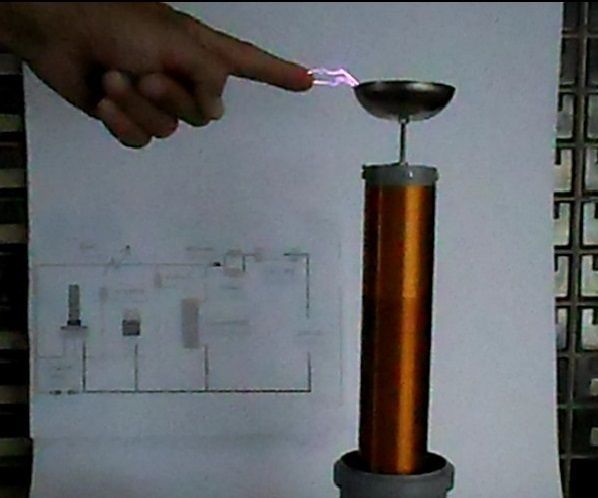 DIY Simple 220v One Transistor Tesla Coil