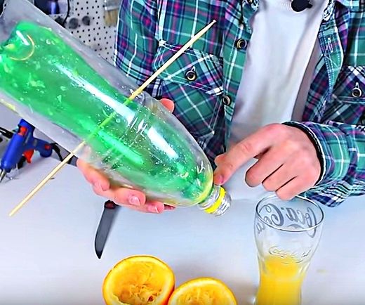 HOW TO MAKE a JUICE SQUEEZER From PLASTIC BOTTLES | DIY |TUTORIAL