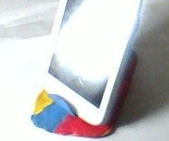 Sugru Mobile Stand