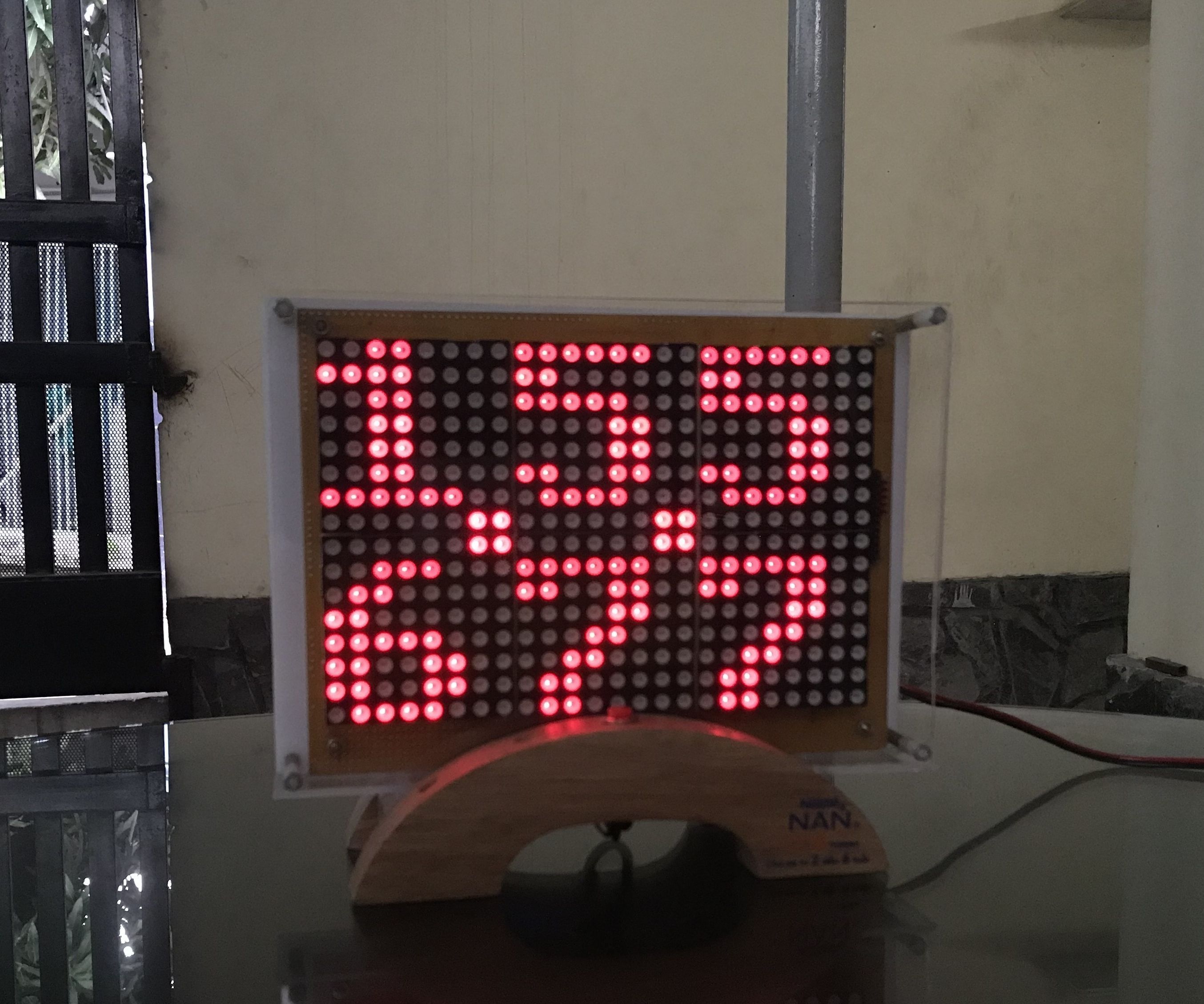 MULTI-EFFECTS INTERNET CLOCK