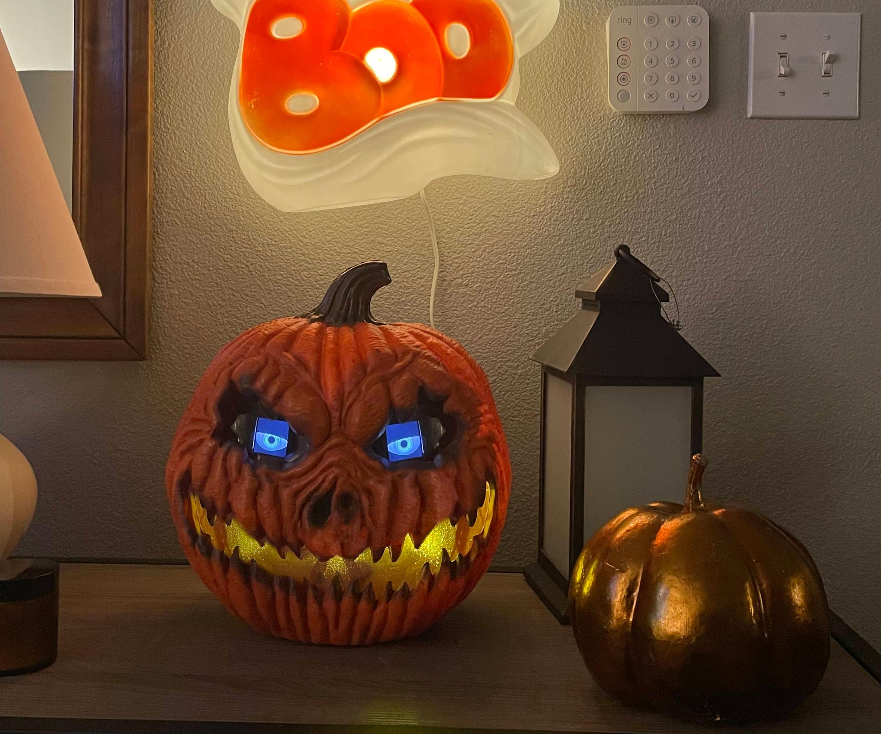 Gourdan: the Eye Following Jack-O-Lantern