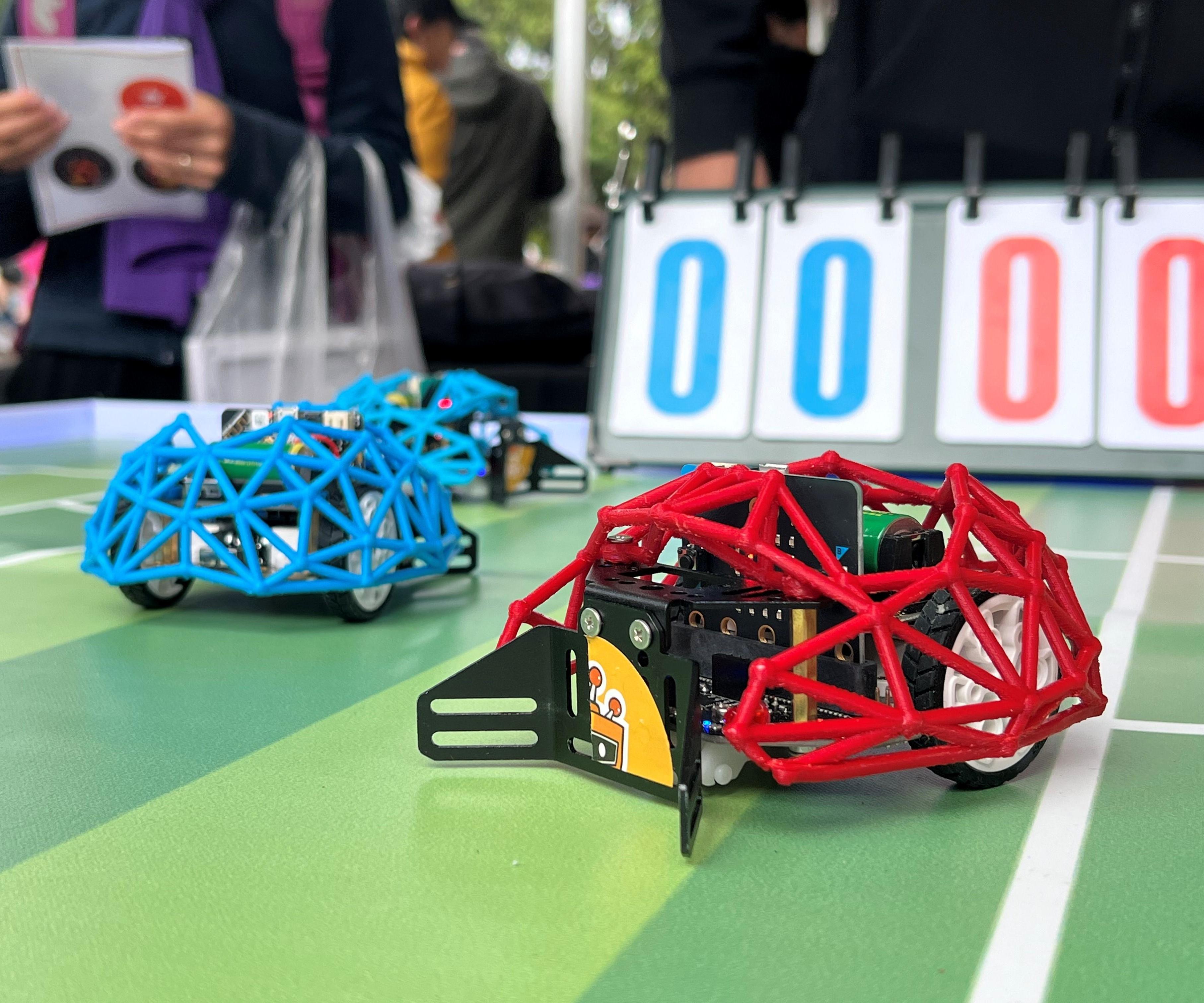 Robot Competition - DFRobot Maqueen Football Game