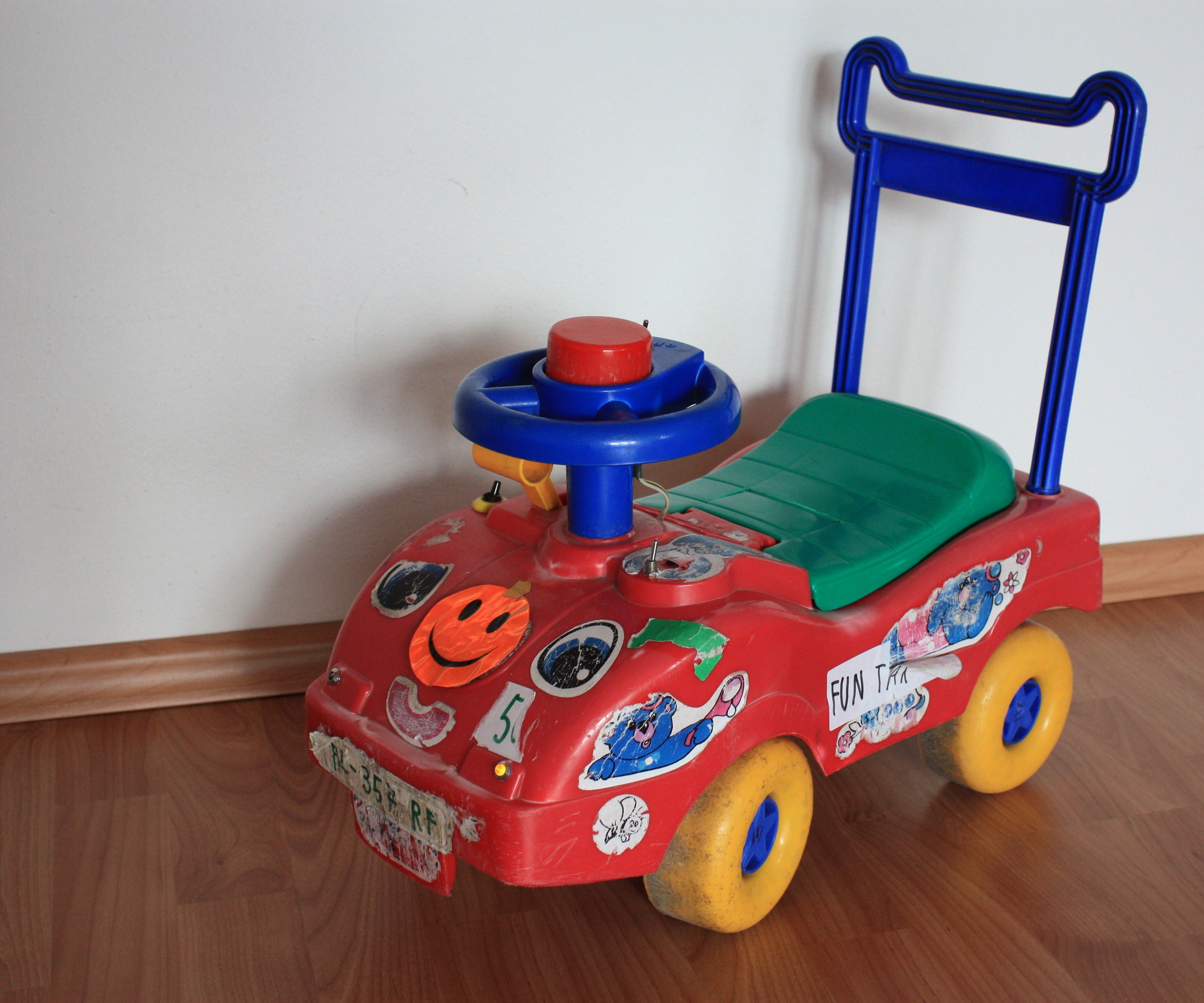 Car for Kids With Direction Indicators