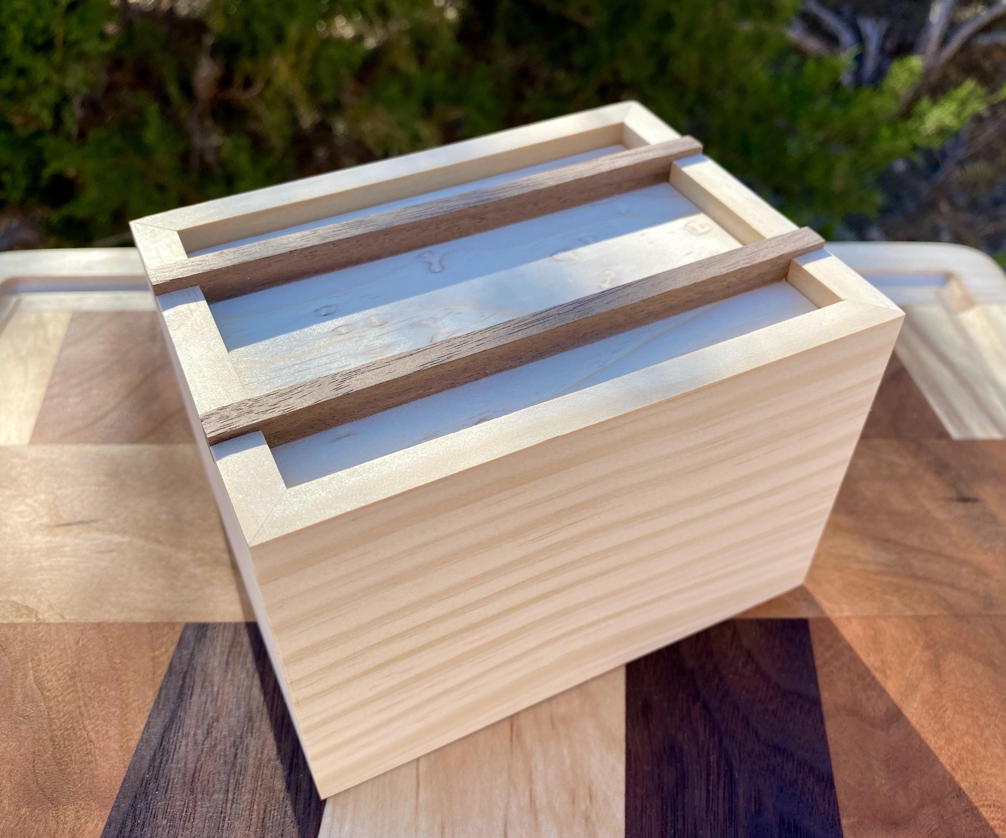 Suspended Box Lid