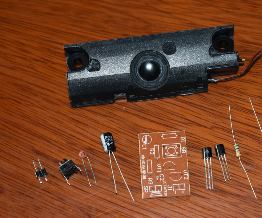 DIY an Air Raid Siren With Resistors and Capacitors and Transistors
