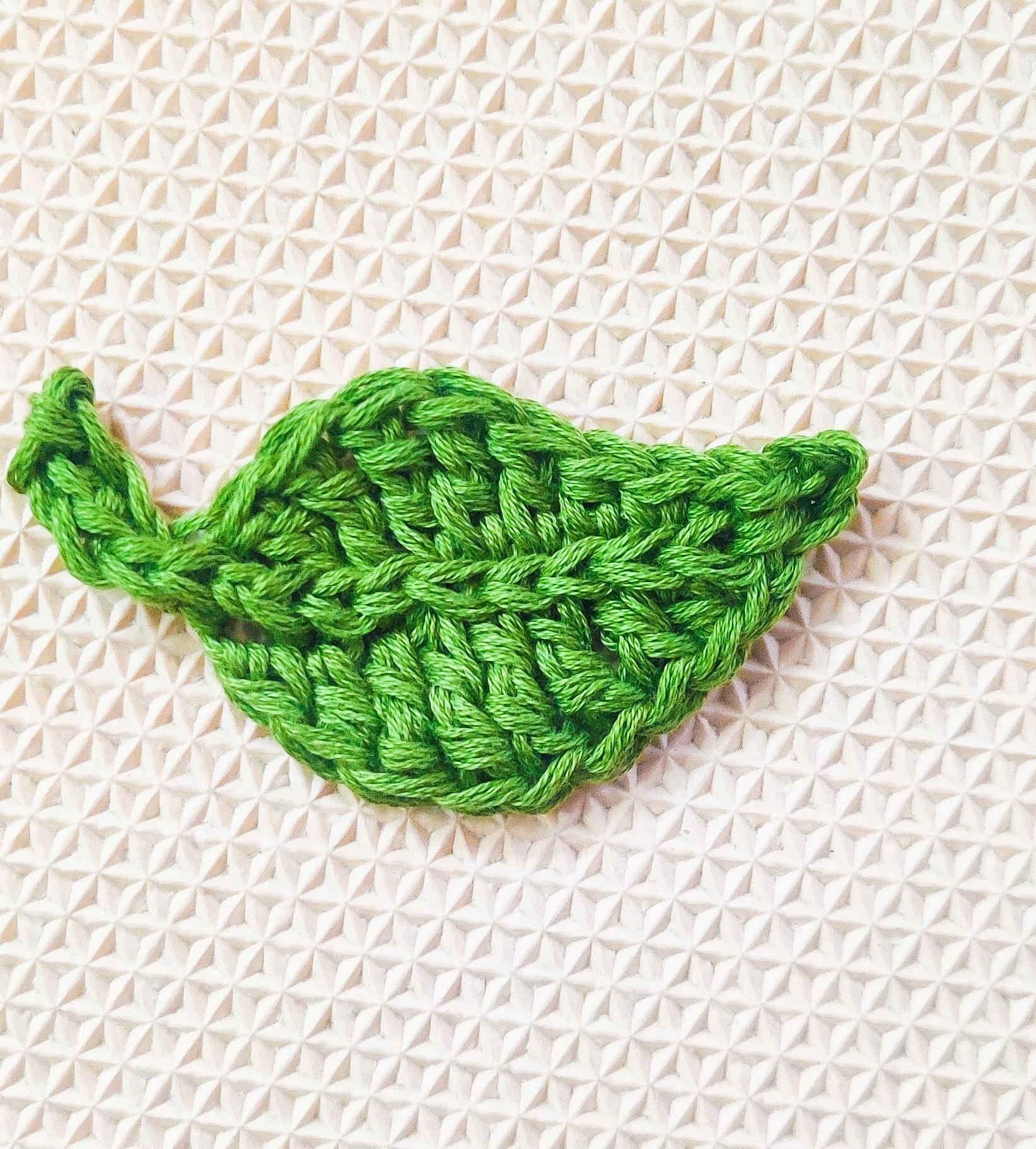 How to Crochet a Leaf Applique 