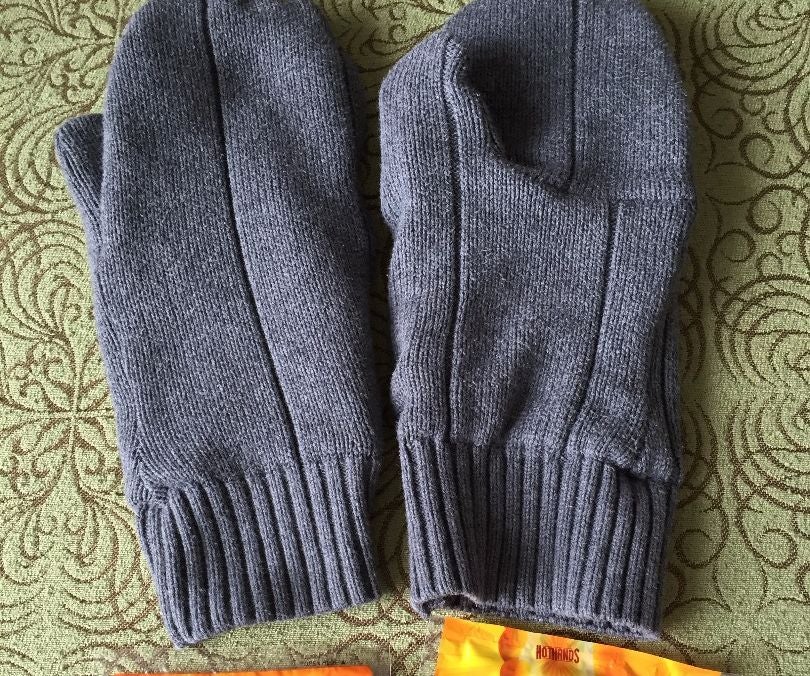 Thinsulate Sweater Mittens With a HotHands Pocket!