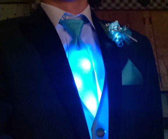 Easy LED Tie