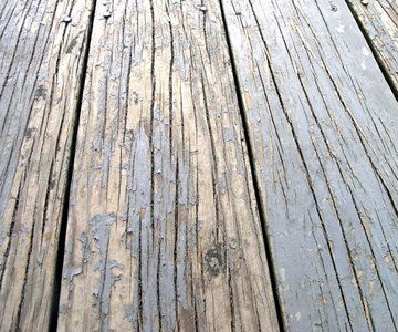 How to Fix a Deck That Is Peeling 