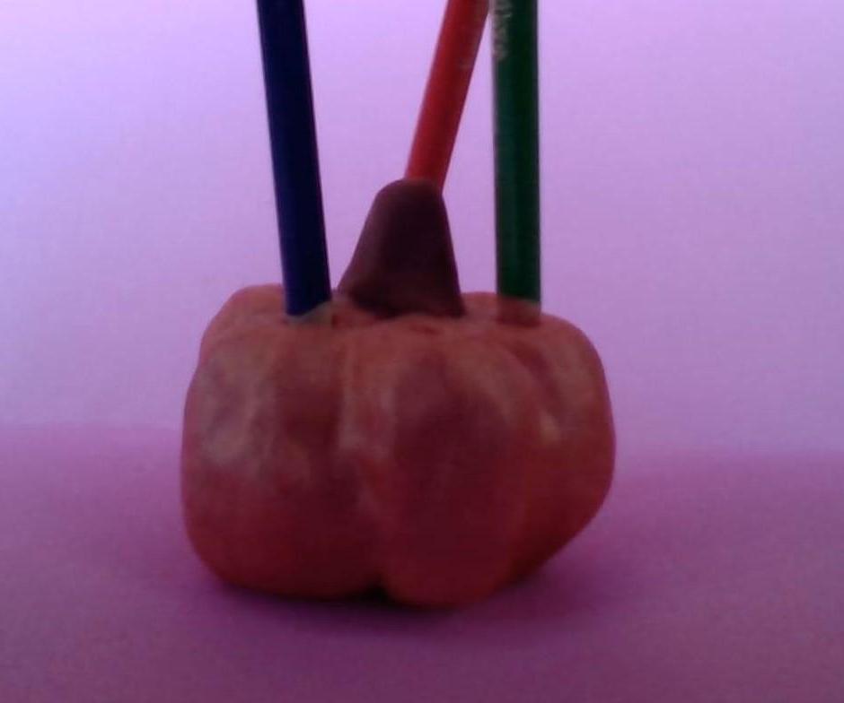 Pumpkin Pencil Holder Thing