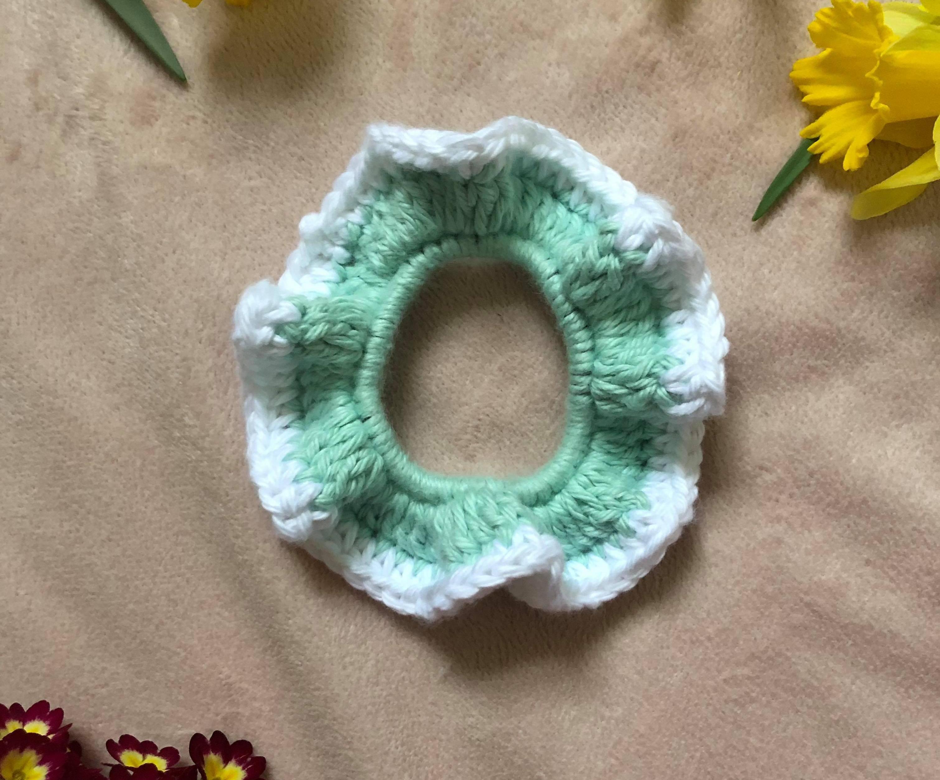 Crochet Ruffle Scrunchie! 