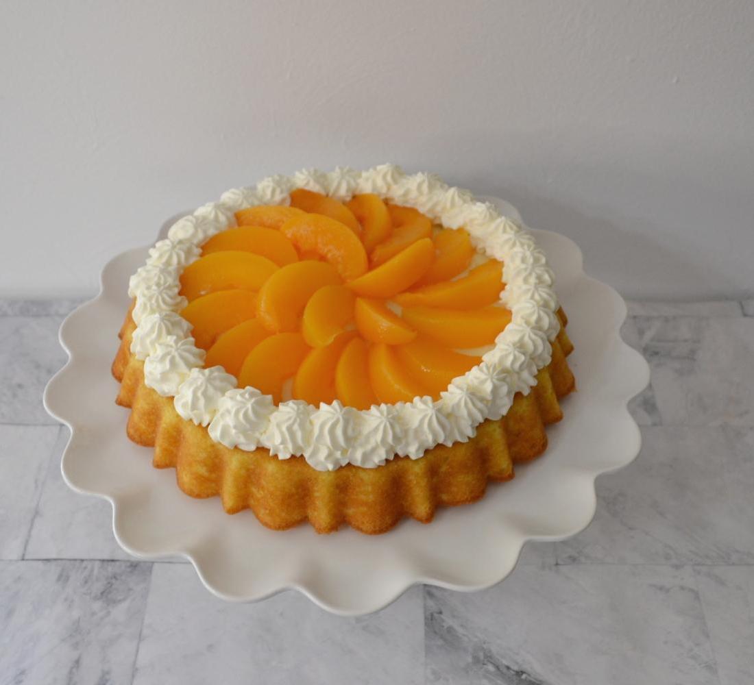 Peaches and Mascarpone Cream Tiara Cake