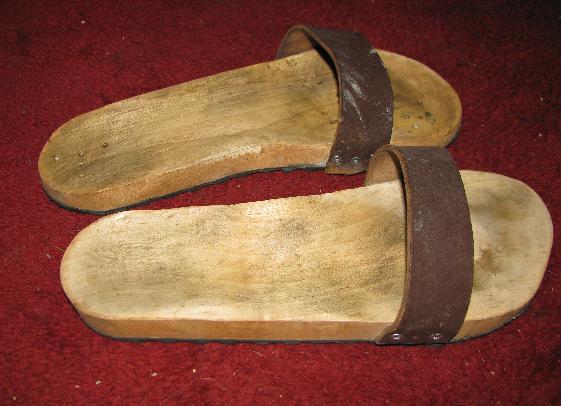 Making Wooden Sandals (Scholl's Style)