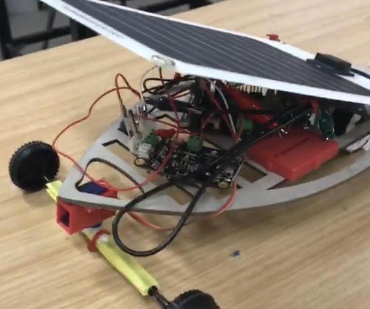 DIY SOLAR POWERED CHASSIS (USING a CAPACITOR)