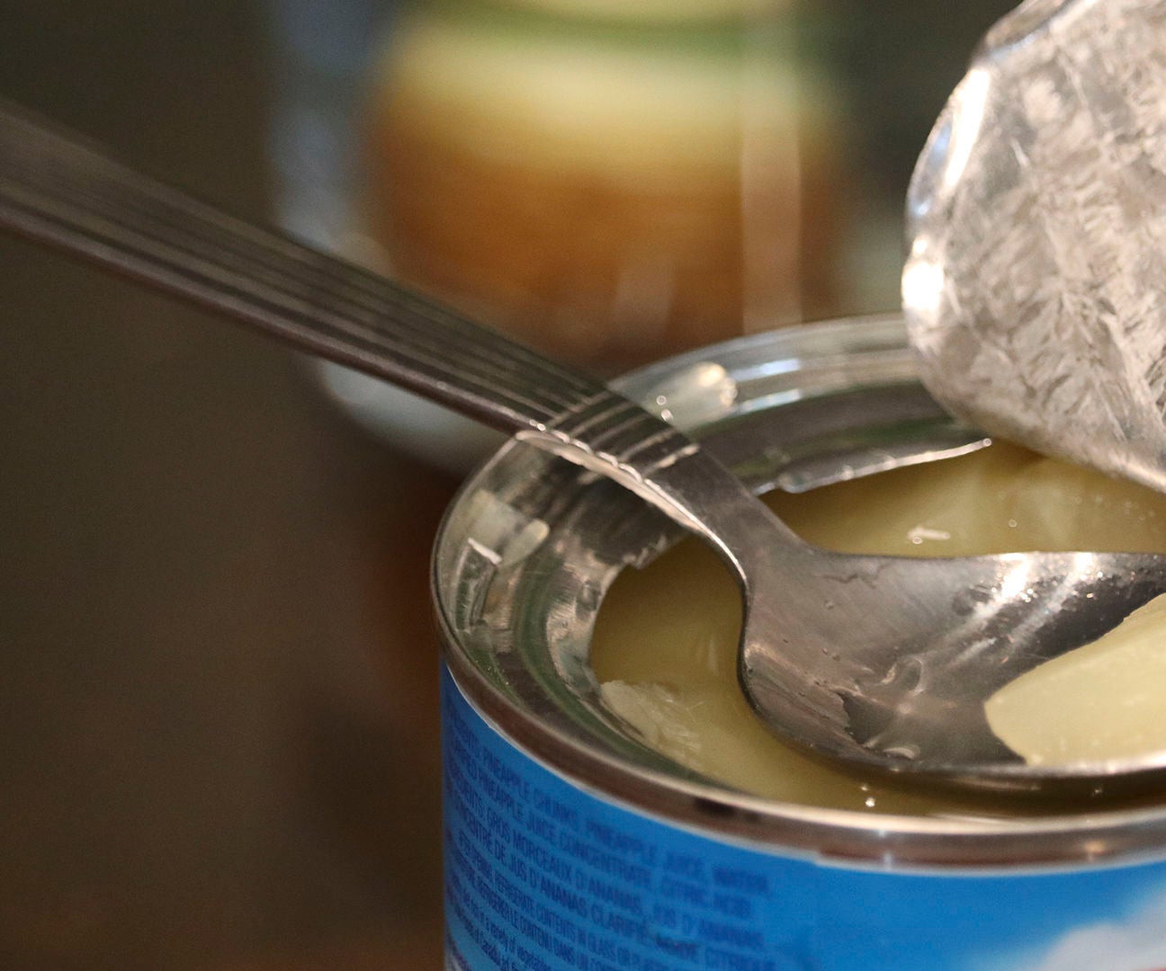 How to Open Canned Food With a Spoon