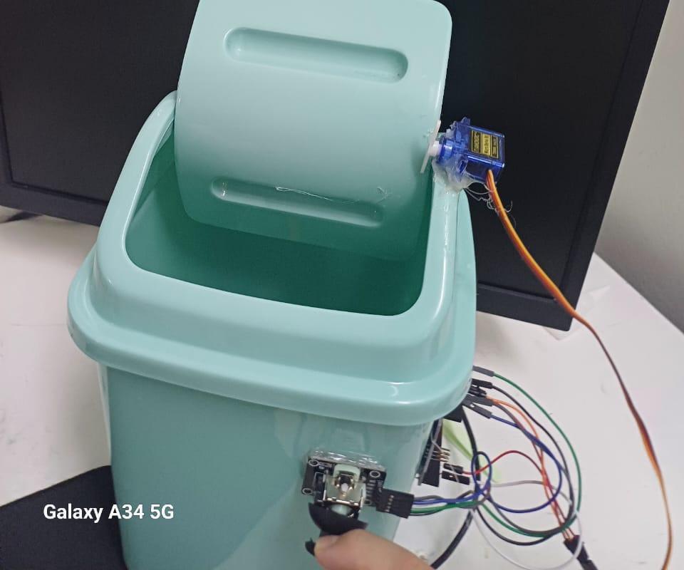 Rubbish Bin Using Joystick Module and Arduino