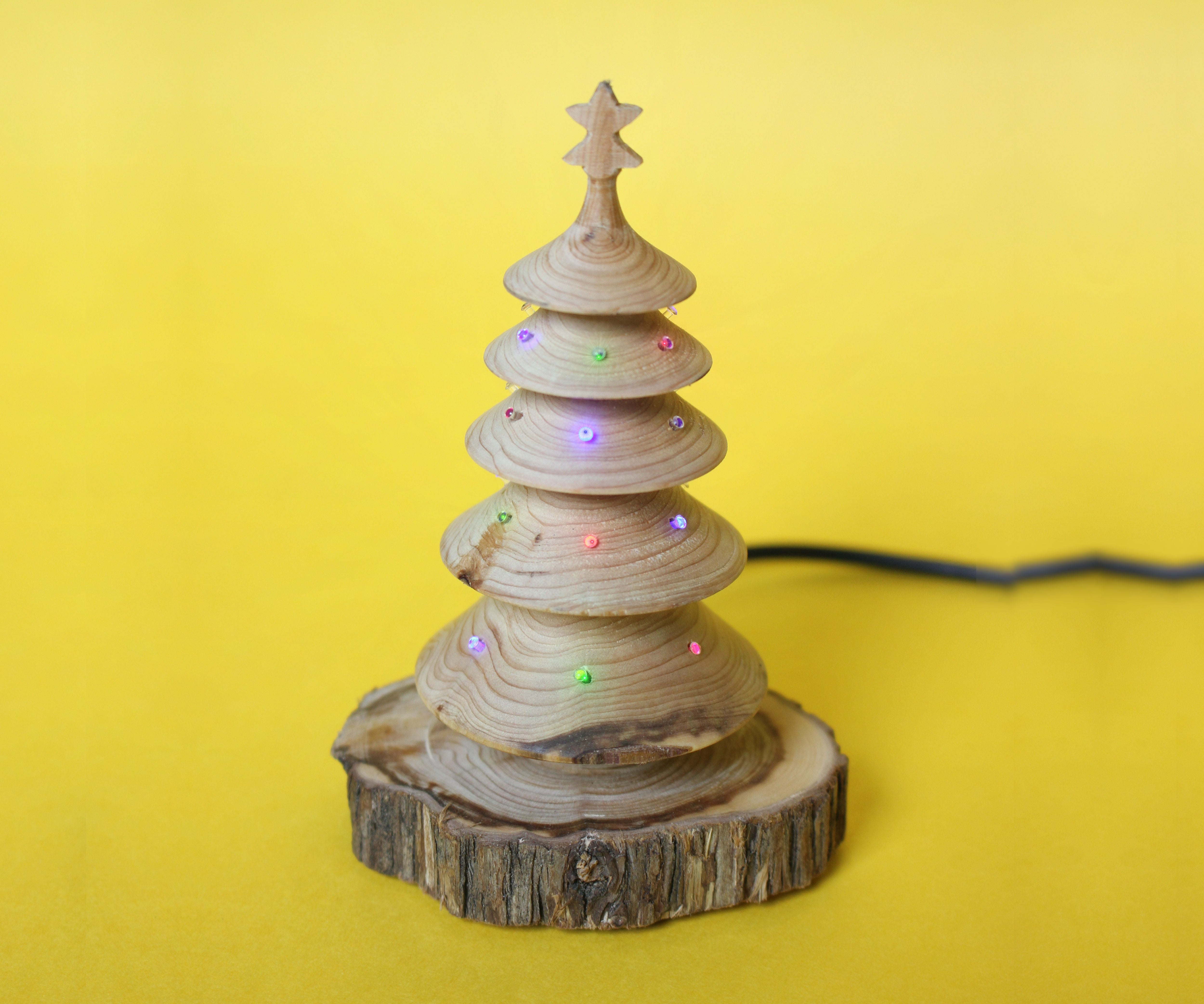 Kitsh Desktop USB Christmas Tree for Geeks
