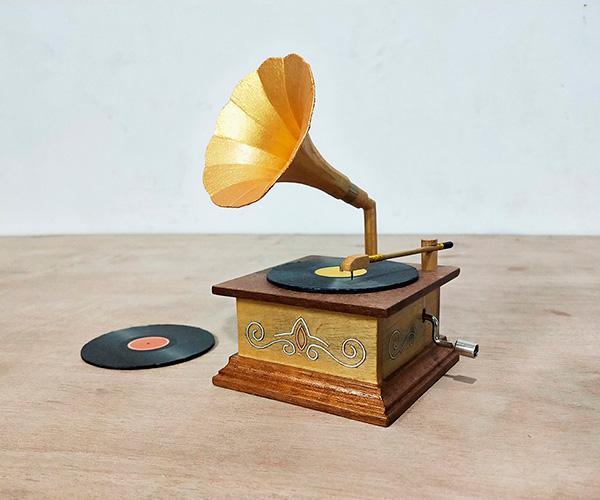 Gramophone - Hand Crank Melody Music Box