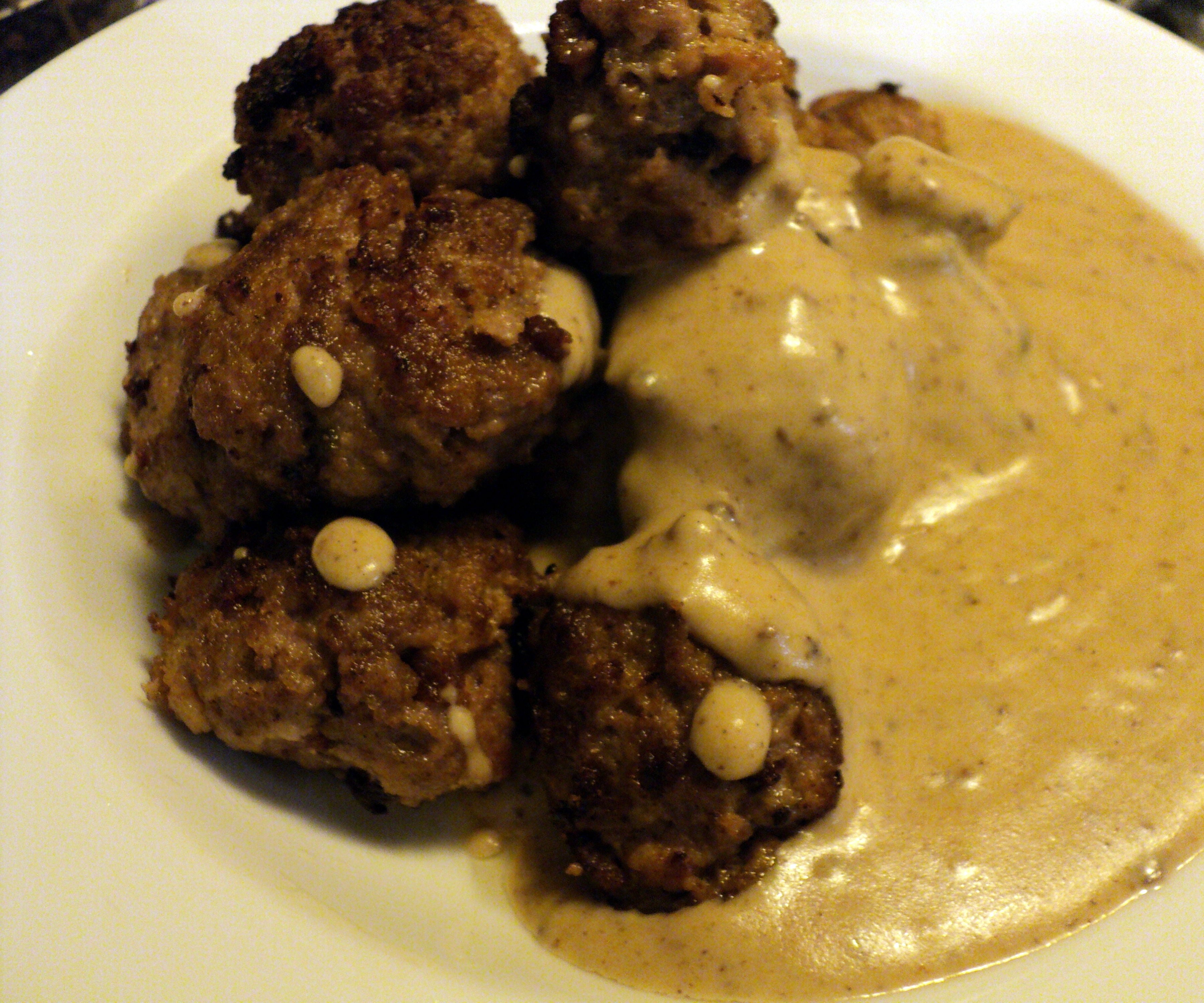 Mo Betta Swedish Meatballs and Cream Sauce