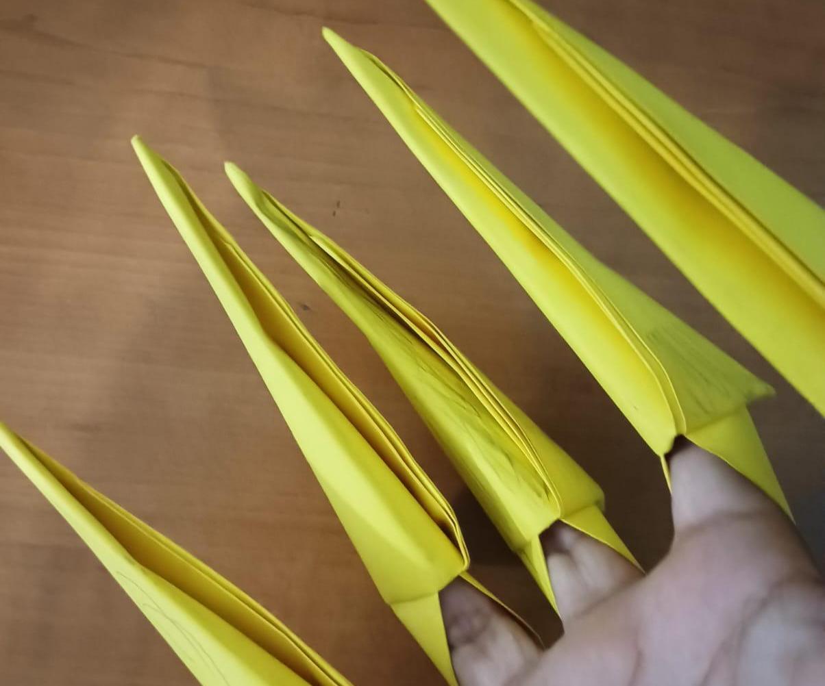 How to Make Origami Werewolf Claws for Halloween.