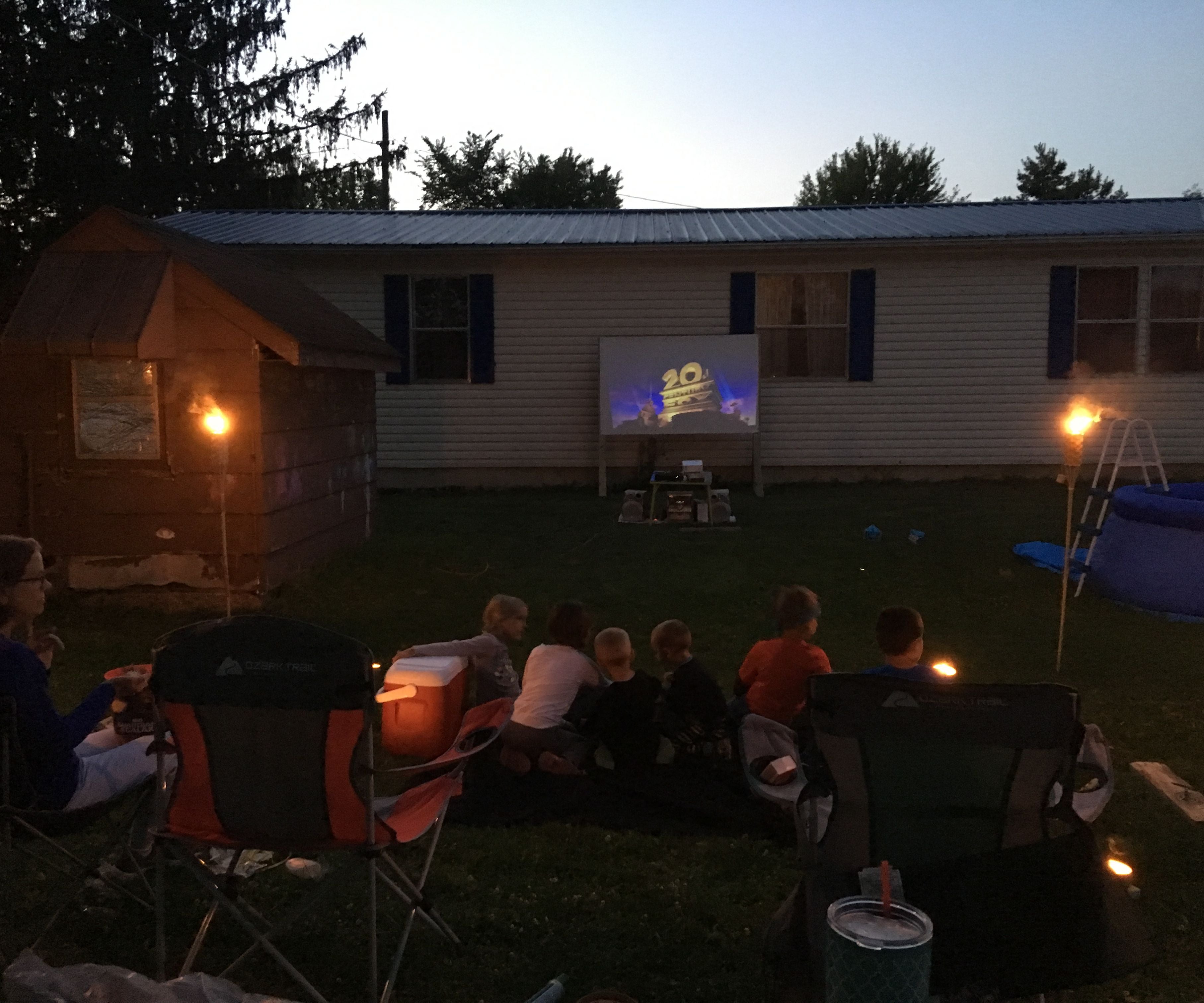 Simple and Cheap Outdoor Movies!!