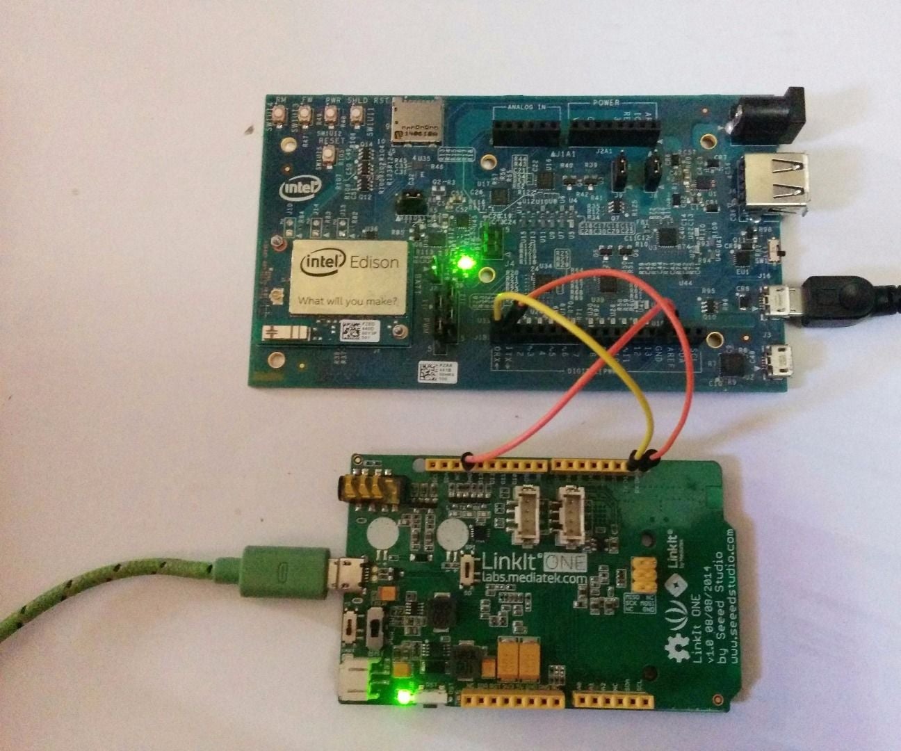 Intel Edison Talks to Linkit One