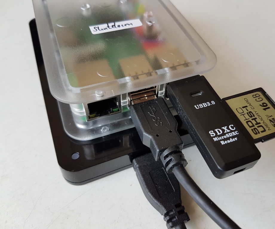 Mobile Data-Backup With Raspberry Pi 3