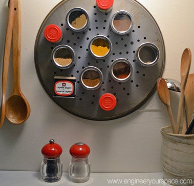 DIY Magnetic Spice Rack and Spice Containers