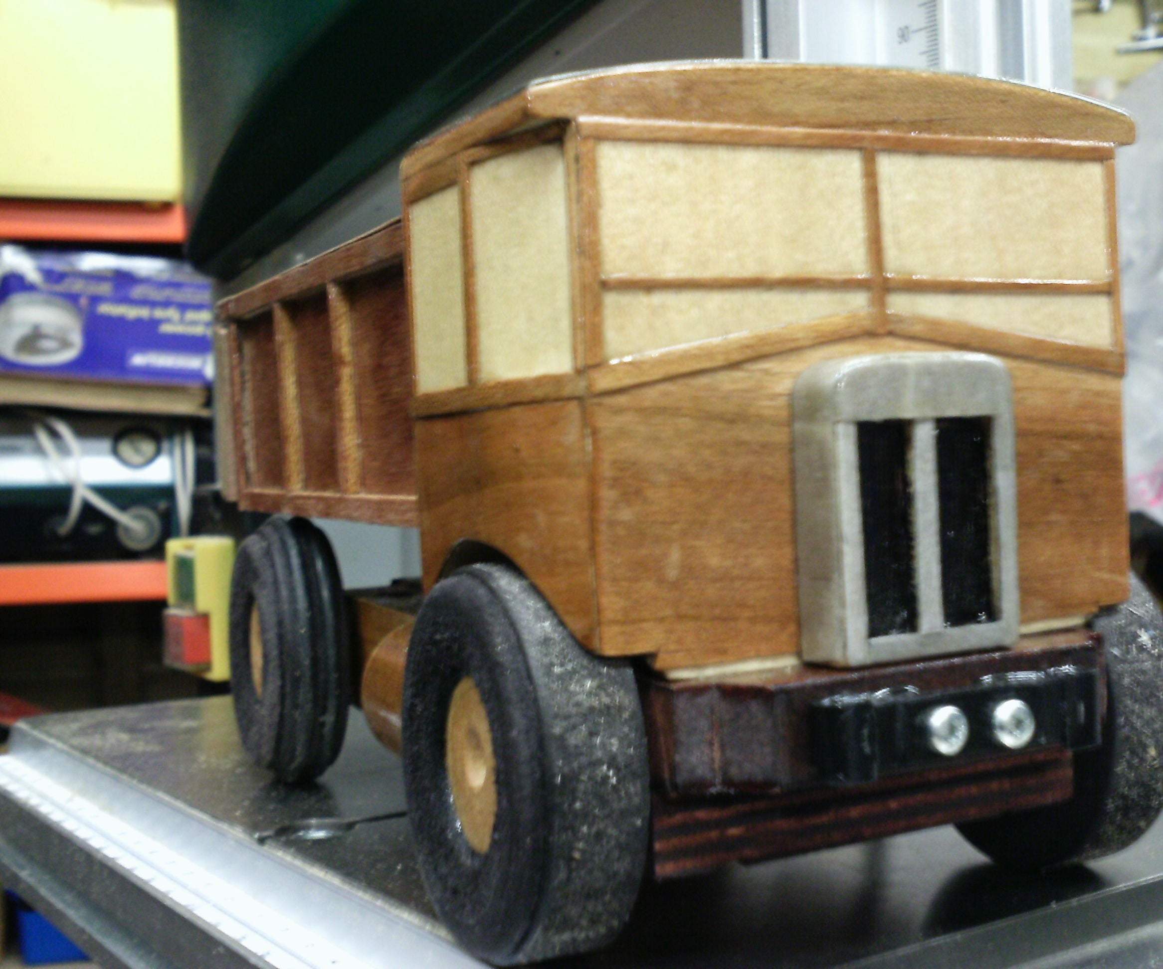 Wooden Truck With Self Tipping and Motor Noise