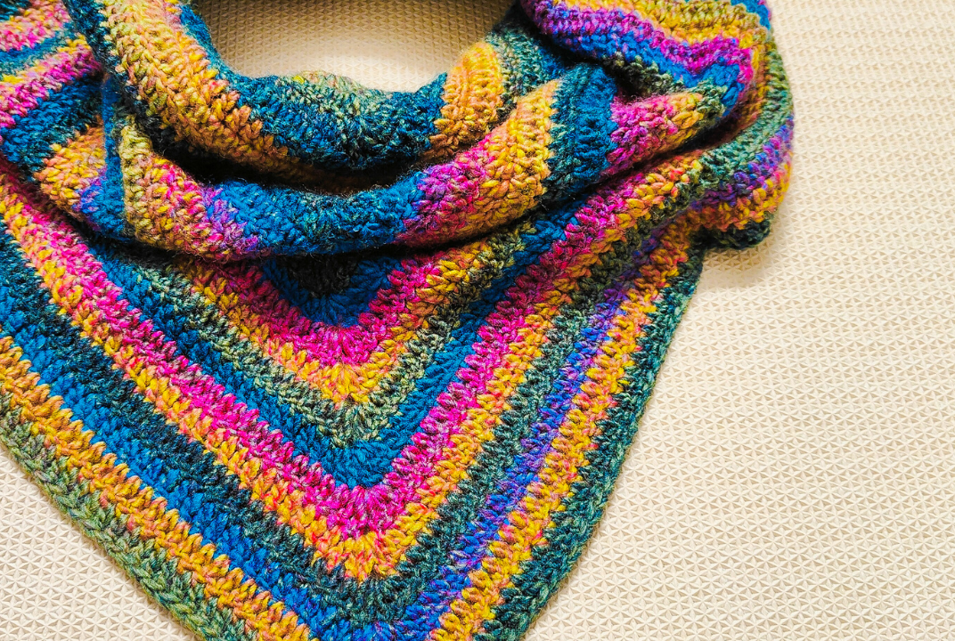 Easy and Simple Crochet Triangle Shawl