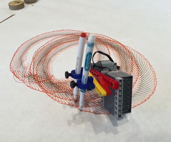 Tinkering With LEGO: Art Machines