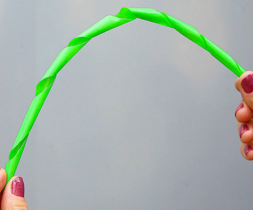5 Amazing Life Hacks With Drinking Straws