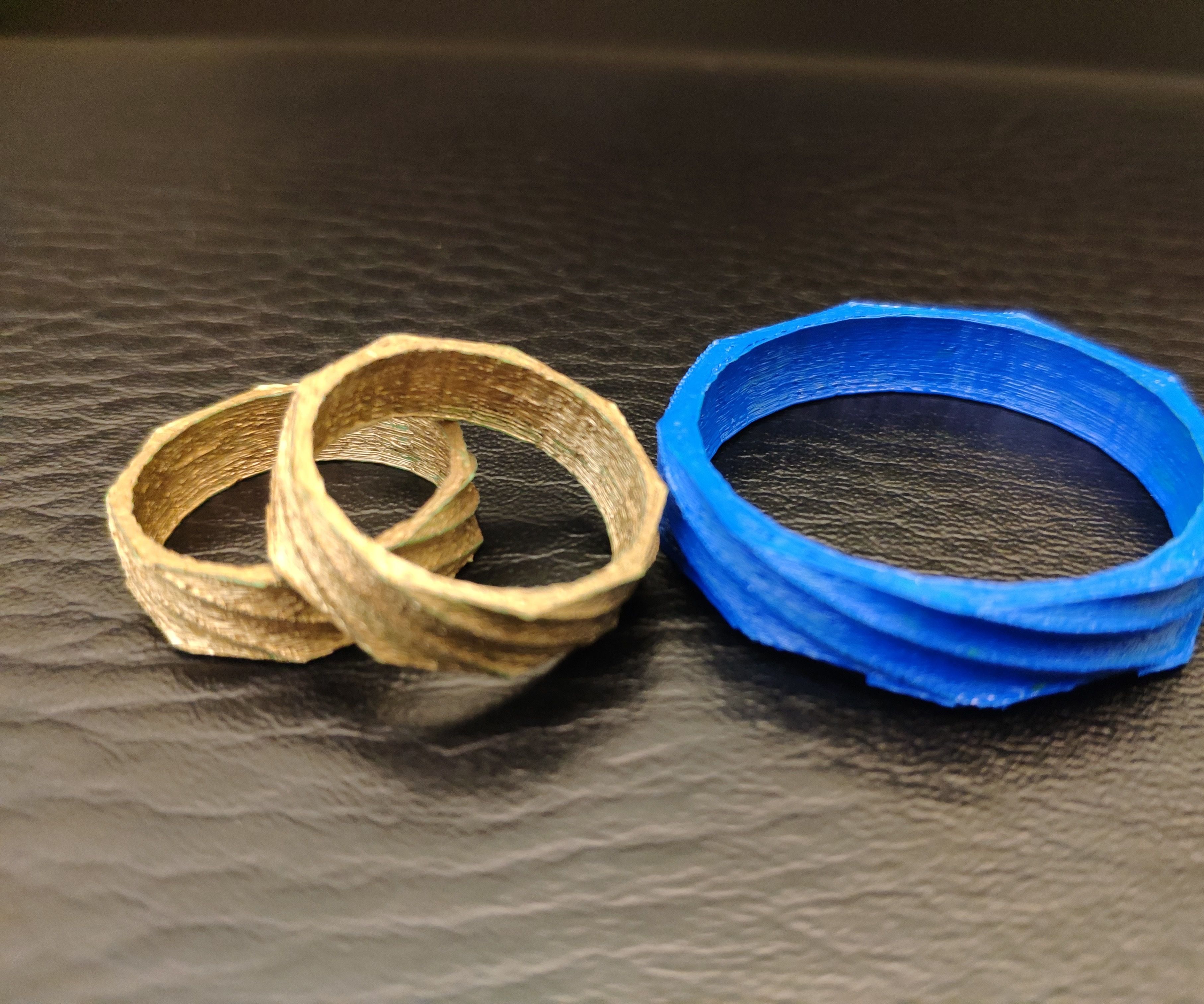 Twisted Polygon Rings and Napkin Rings