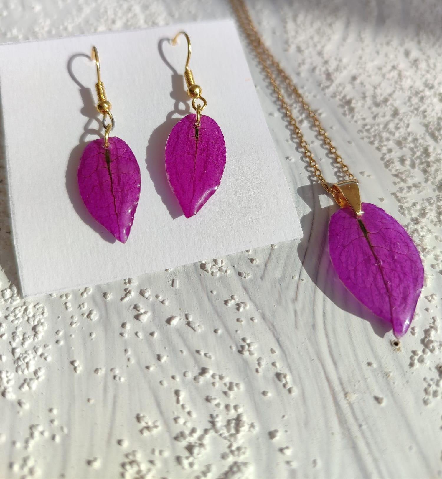 Earrings and Necklace With Petals With UV Resin