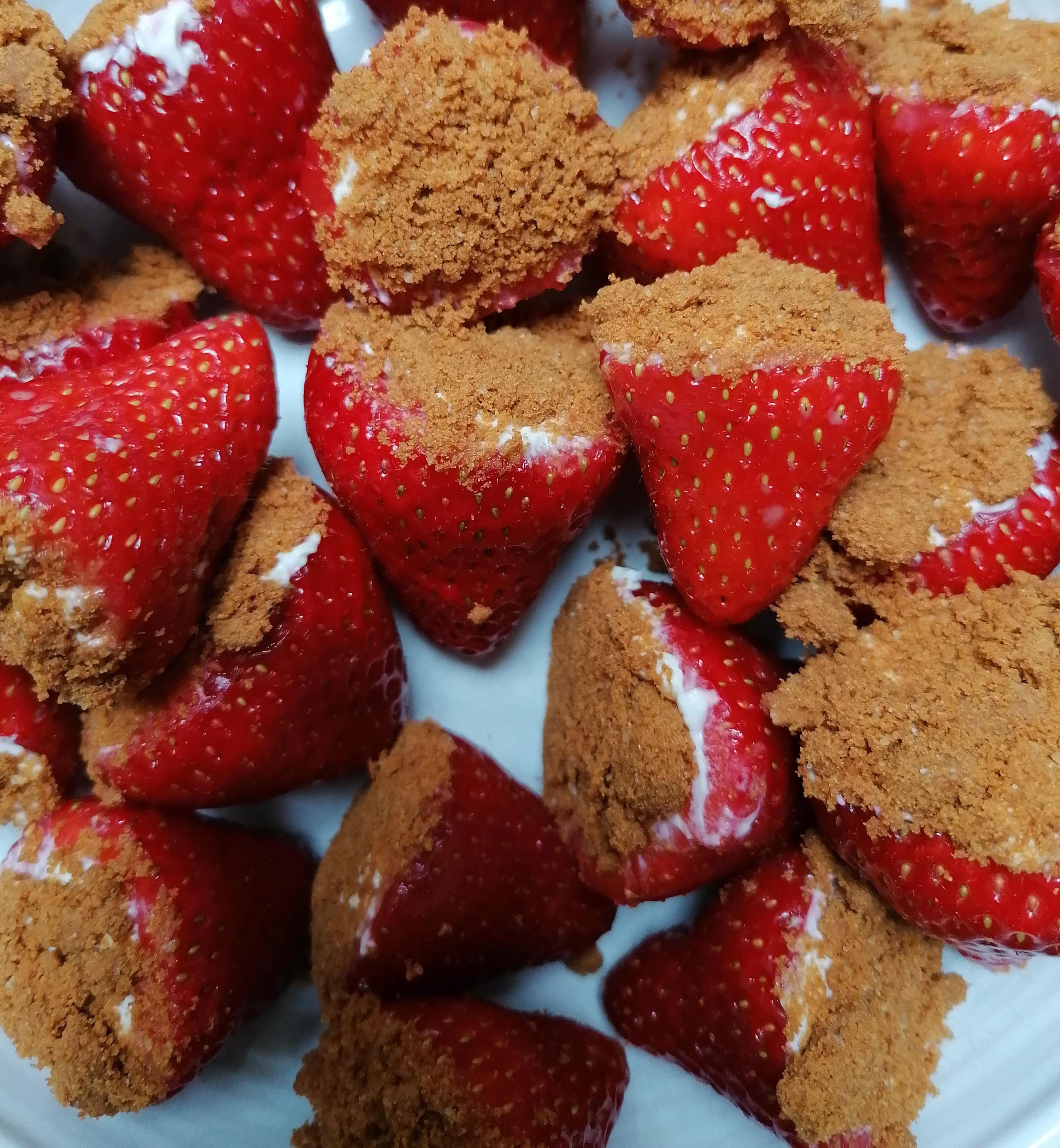 Strawberry Cheesecake Bites