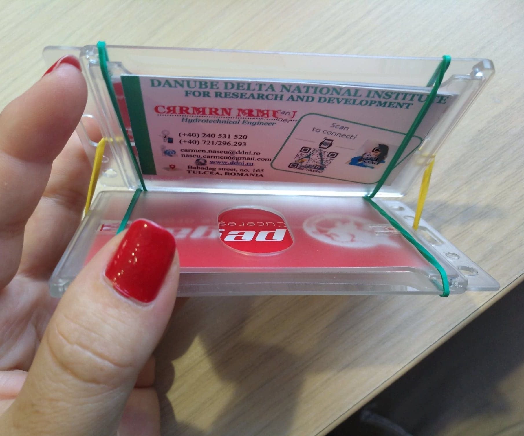 BUSINESS CARD HOLDER MADE FROM OFFICE ACCESSORIES IN LESS THAN 5 MINUTES