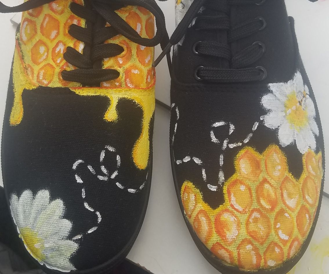 Up-scaling Ordinary Shoes With Paint 