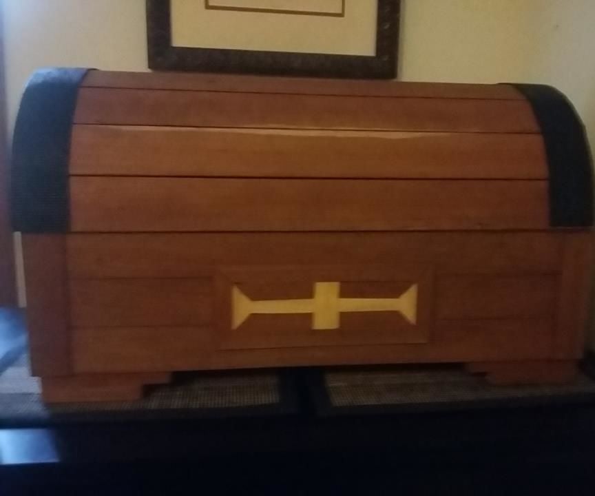 Pine & Cherry Wood Chest