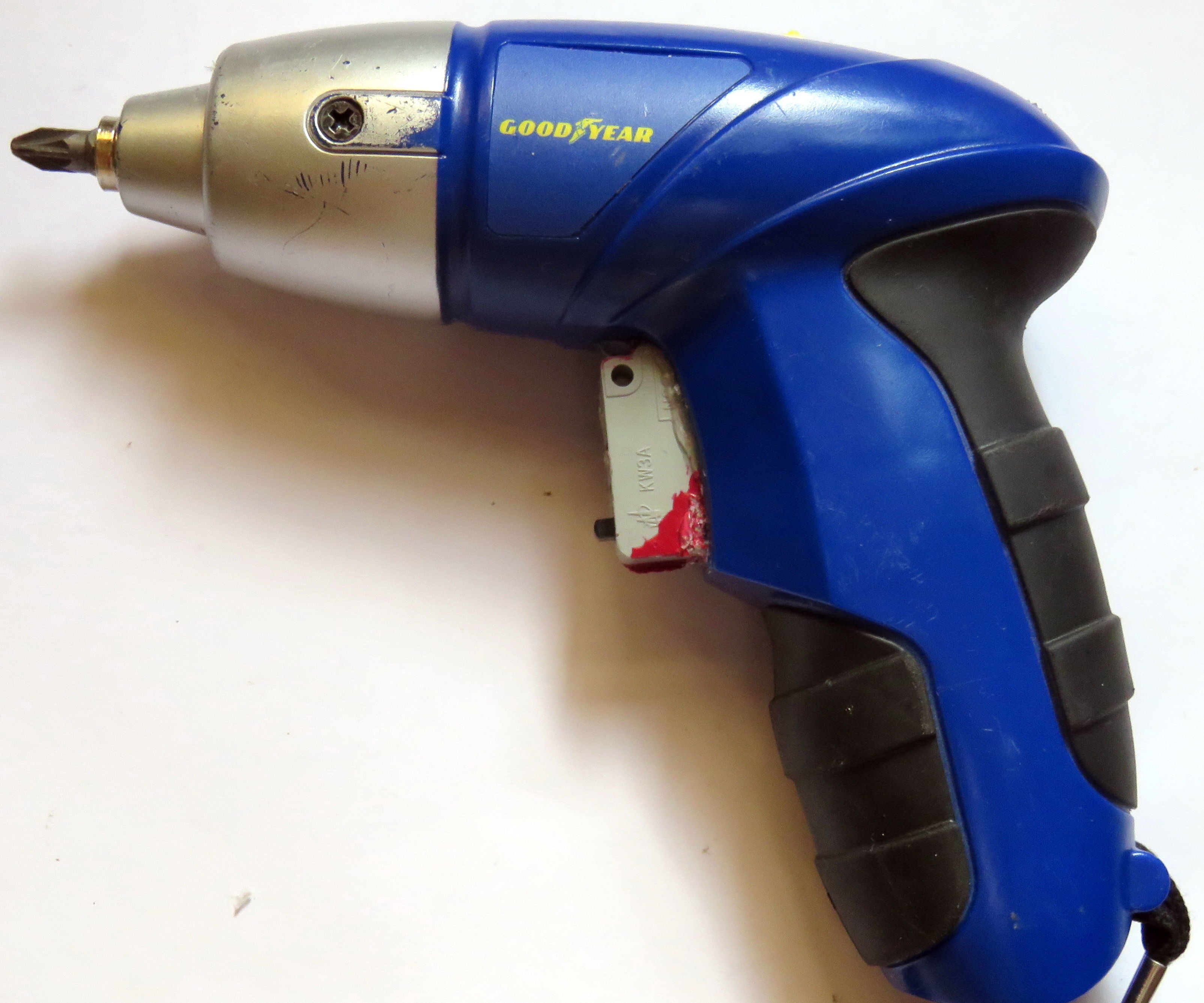 Develop a Cheap Cordless Screw Driver to Operate As Expensive Drill