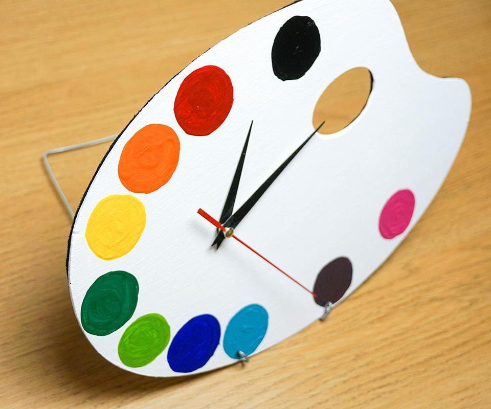 DIY Paint Palette Clock | Simple & Fun Art Themed Project