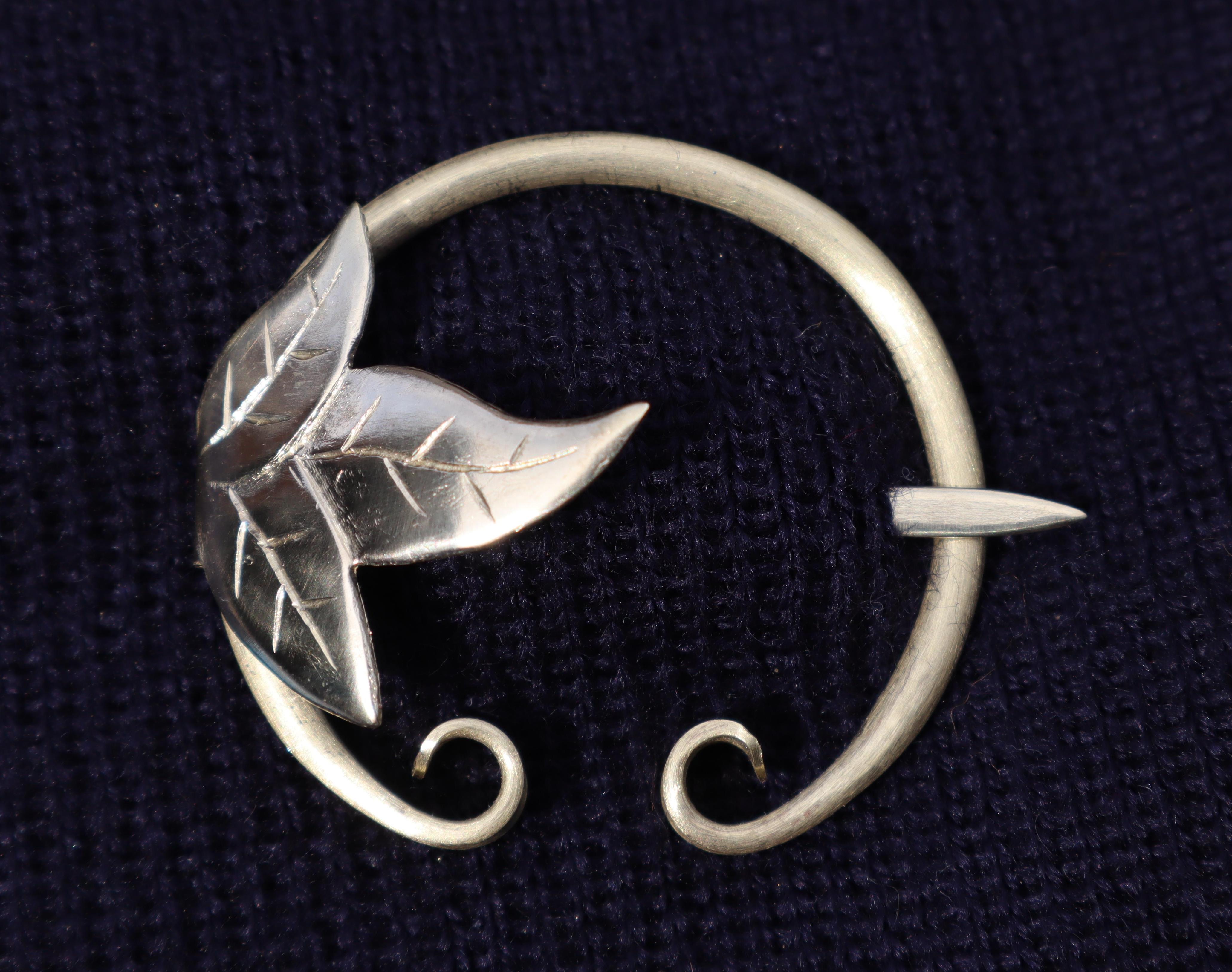 Elven Penannular Brooch