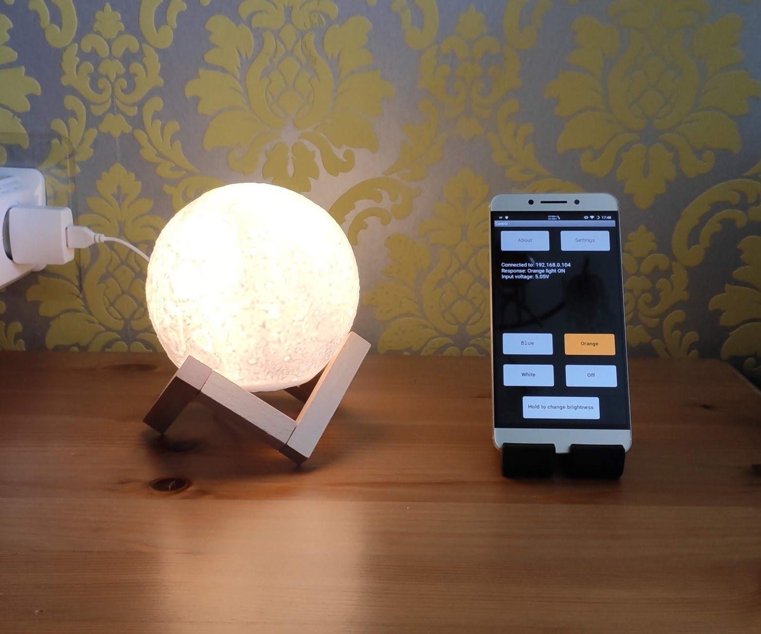 IoT Moon Lamp 