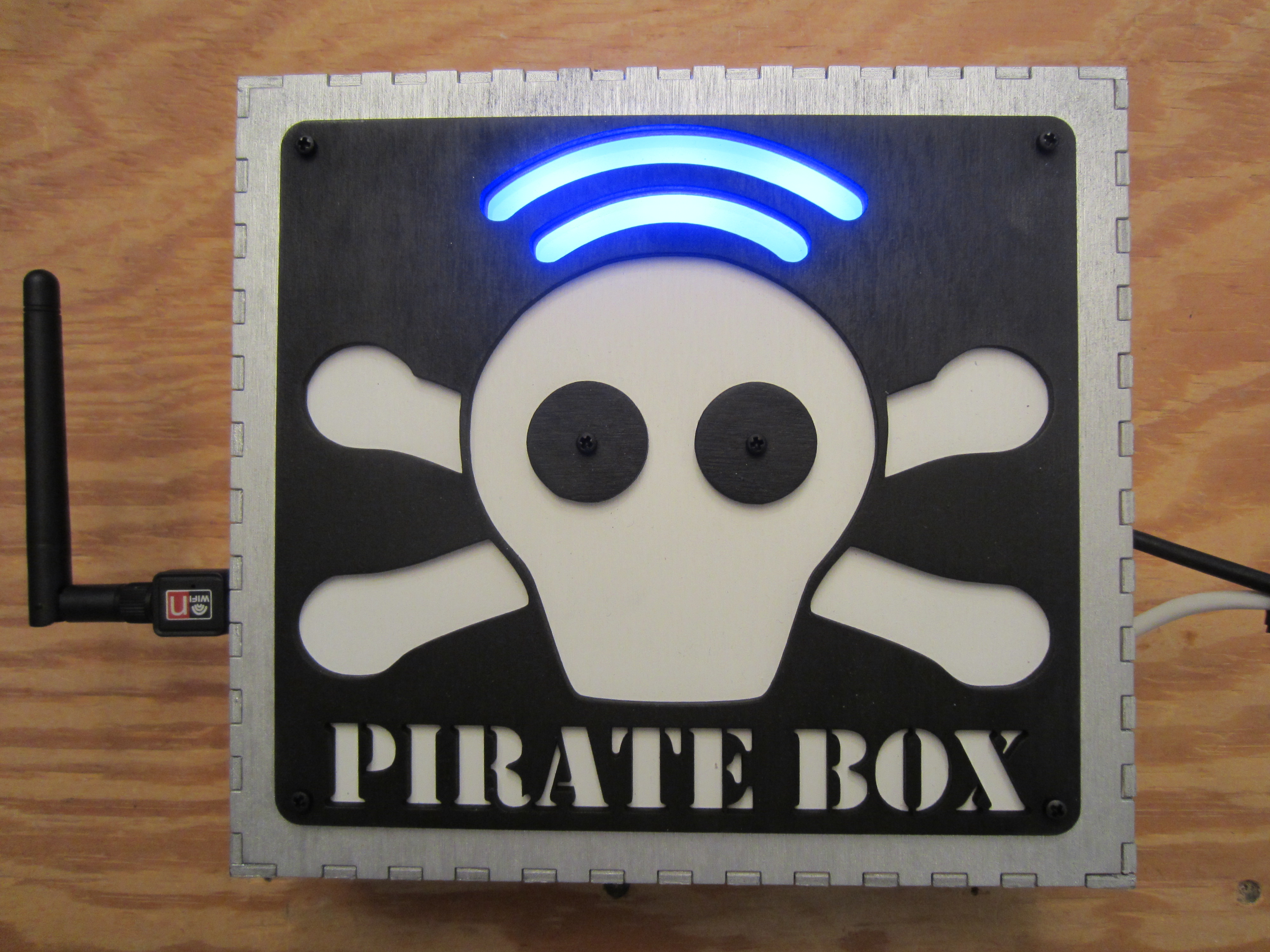 0 - 1 - PirateBox.JPG