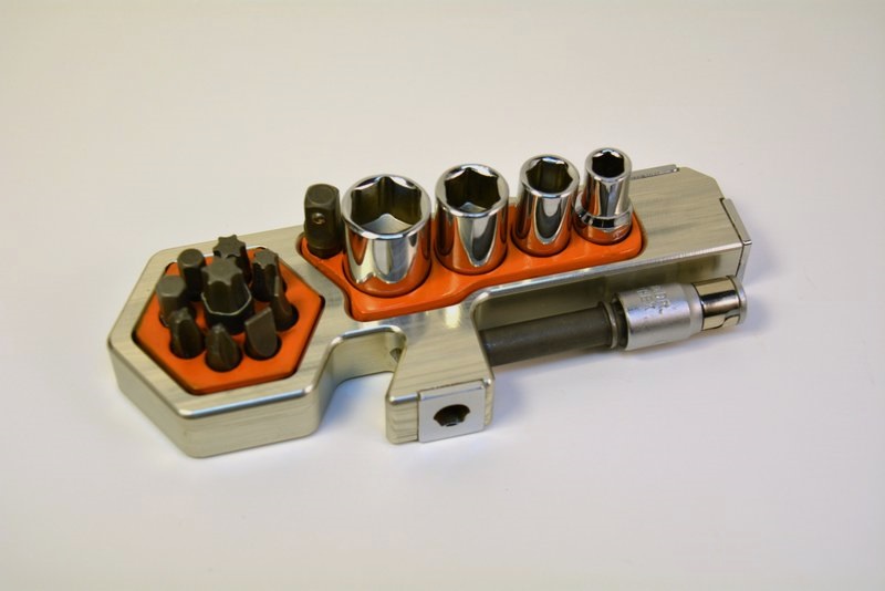 0000183_revolver-multi-tool.jpg