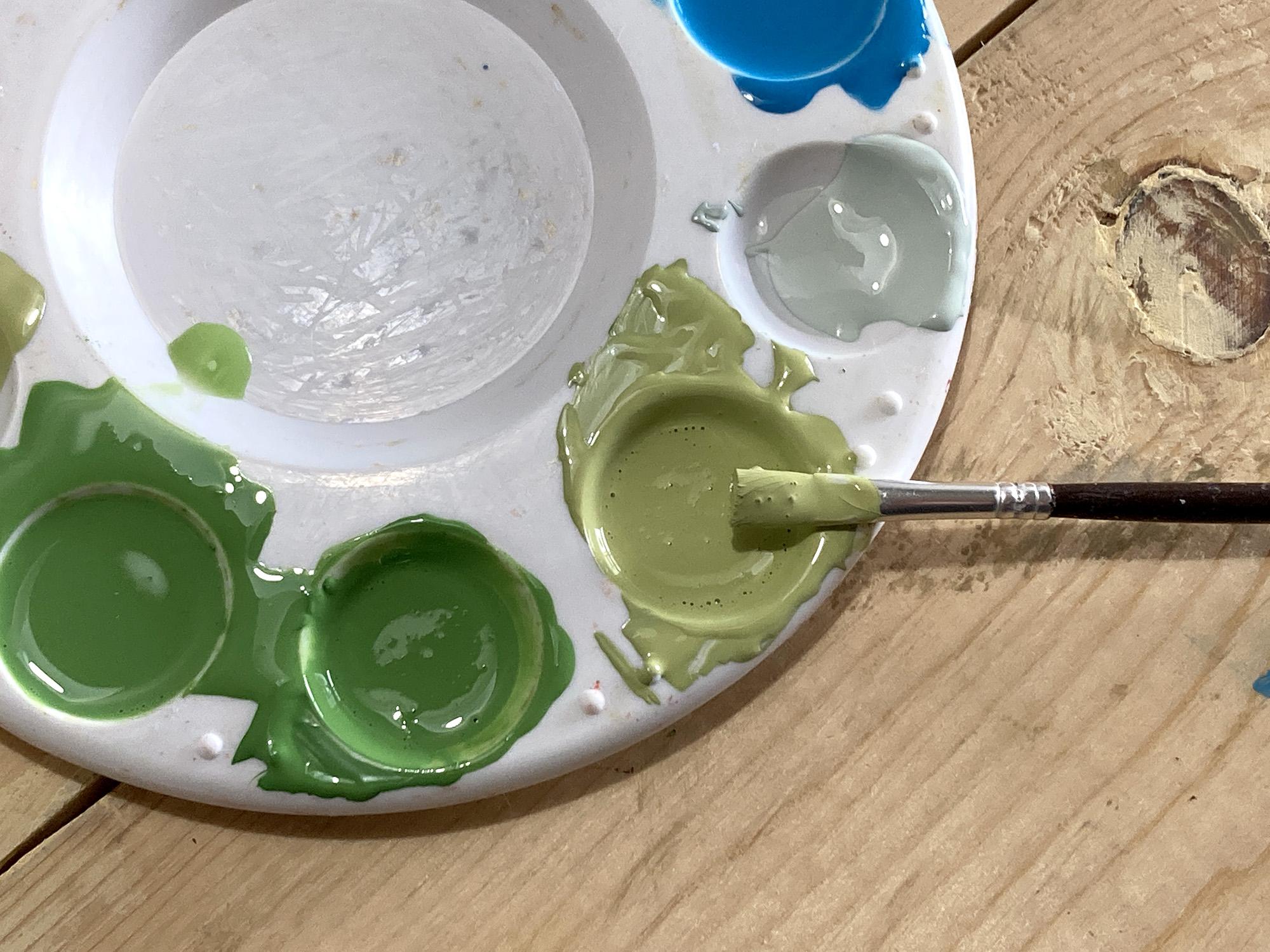 01-Mixing paint.jpg