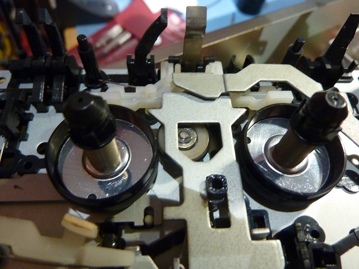 010-idler refitted.jpg