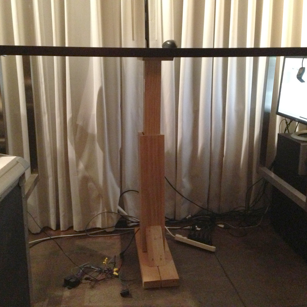 018_adjustable_height_desk.jpg