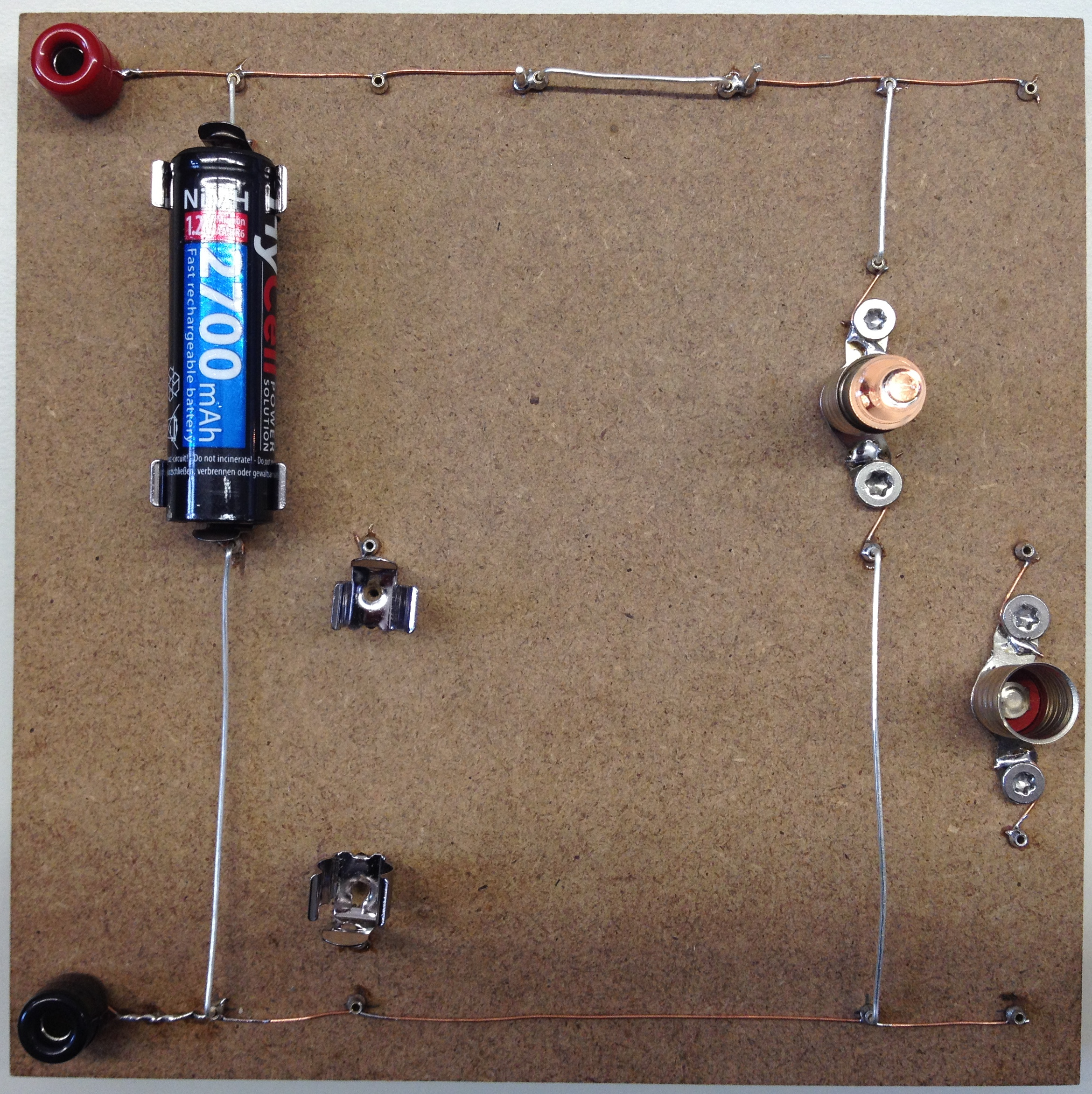 01ASimpleElectricCircuit&copy;.JPG