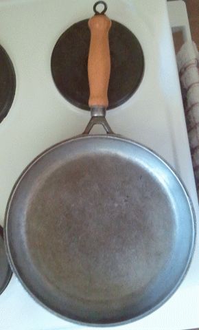 01b.Frying Pan.jpg