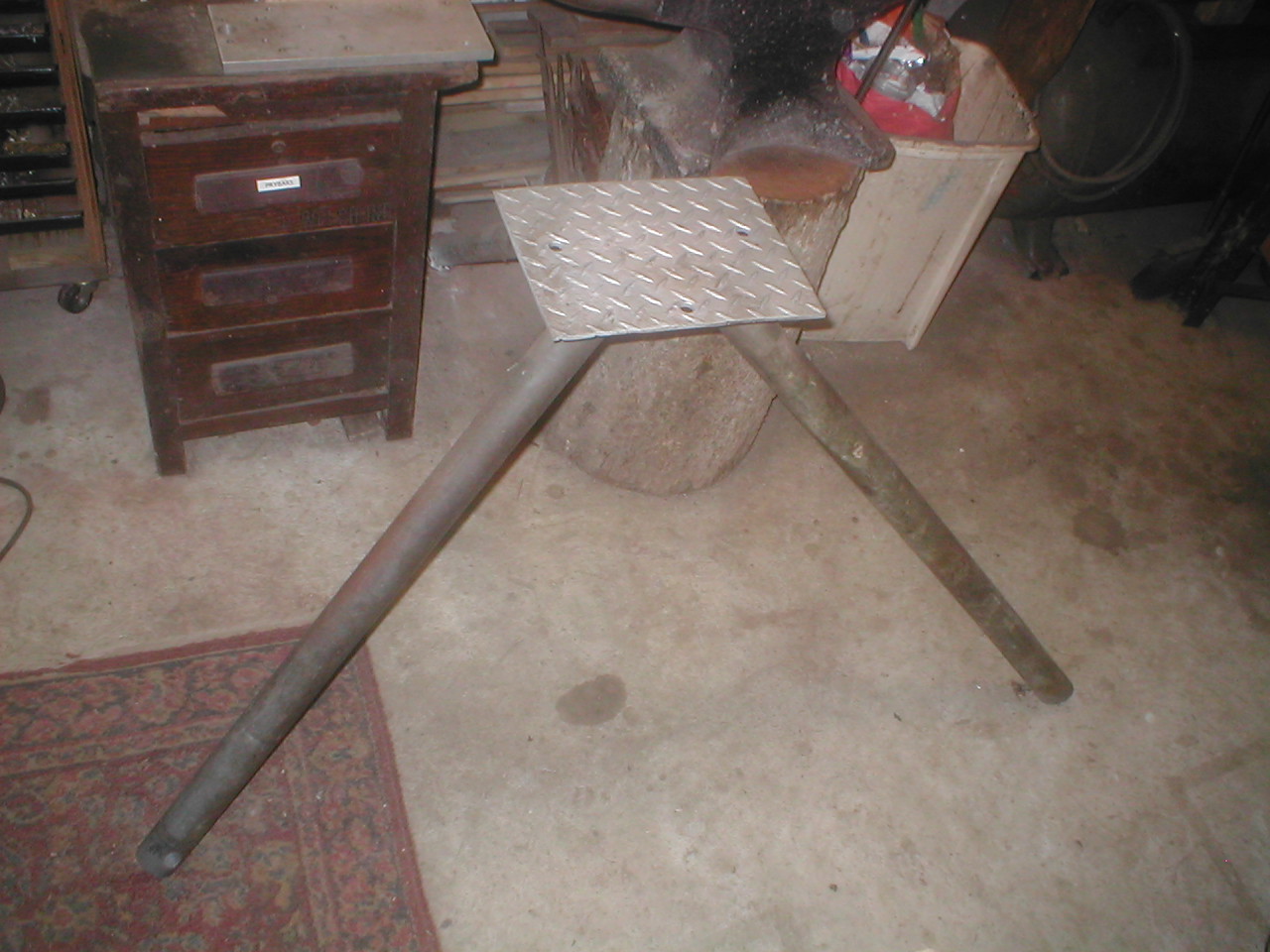 02-Tripod_NoVise.jpg